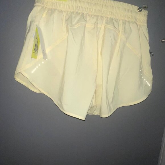All in Motion women's size M yellow shorts NWT - Picture 7 of 10